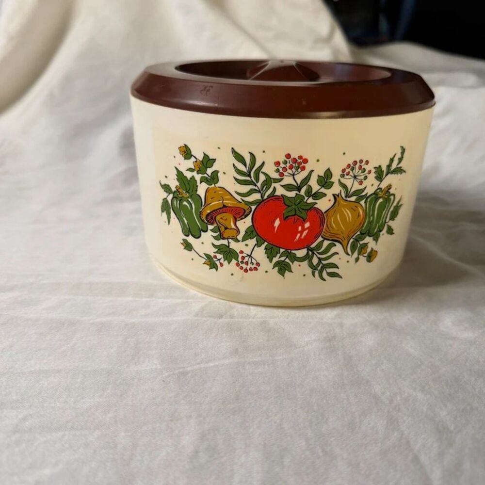 Vintage 1970s Sterilite No. 840 Vegetable Print Plastic Canister